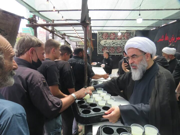 عزاداری و نماز جماعت ظهر عاشورا در حسینیه دفتر مرحوم آیت‌الله فاضل لنکرانی