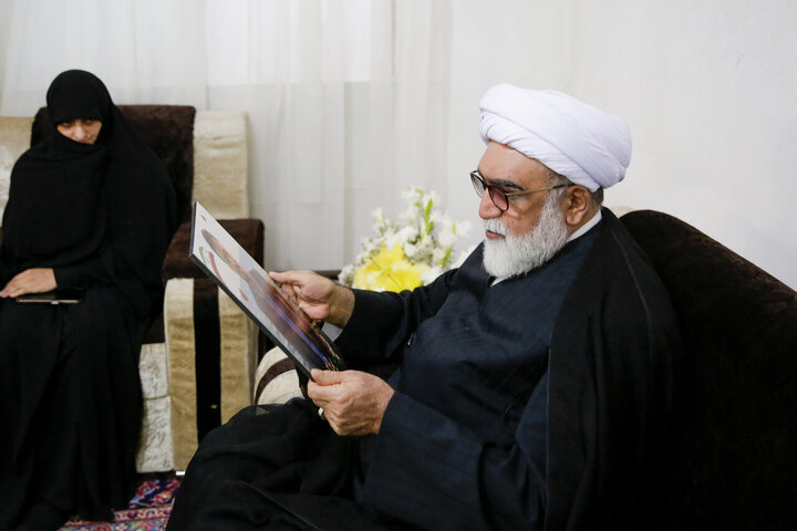 Photos: Custodian of Astan Quds Razavi meets with families of martyrs of Zionist regime's attacks