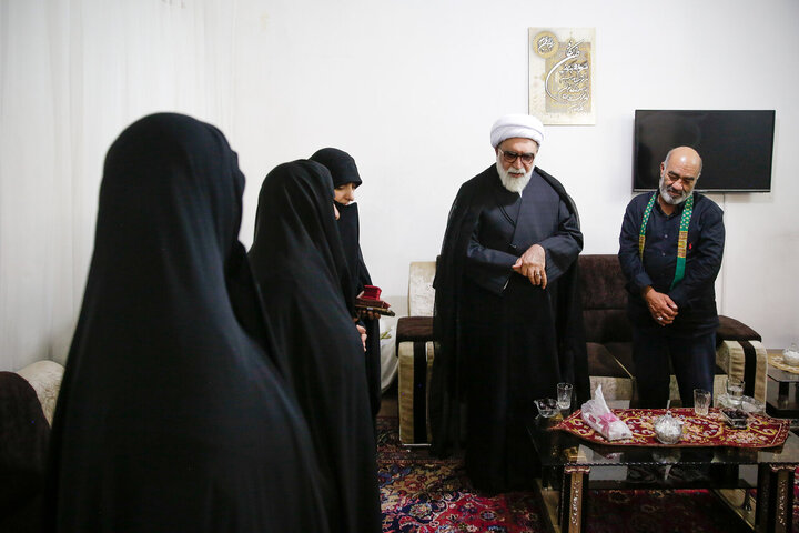Photos: Custodian of Astan Quds Razavi meets with families of martyrs of Zionist regime's attacks