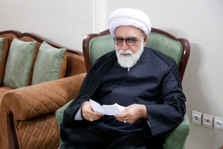 Photos: Custodian of Astan Quds Razavi meets with families of martyrs of Zionist regime's attacks