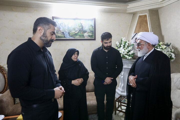 Photos: Custodian of Astan Quds Razavi meets with families of martyrs of Zionist regime's attacks