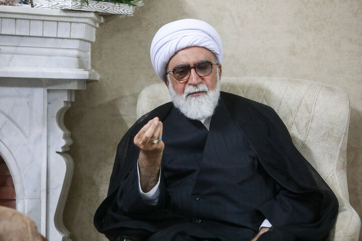 Photos: Custodian of Astan Quds Razavi meets with families of martyrs of Zionist regime's attacks