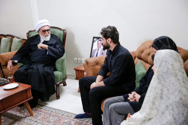 Photos: Custodian of Astan Quds Razavi meets with families of martyrs of Zionist regime's attacks