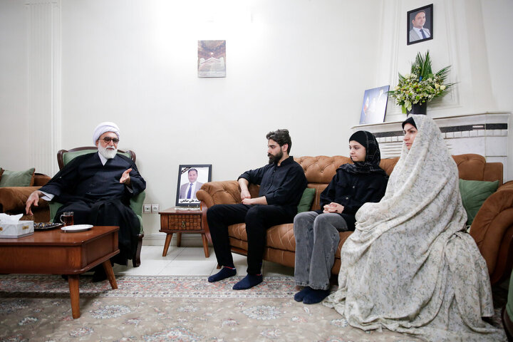 Photos: Custodian of Astan Quds Razavi meets with families of martyrs of Zionist regime's attacks