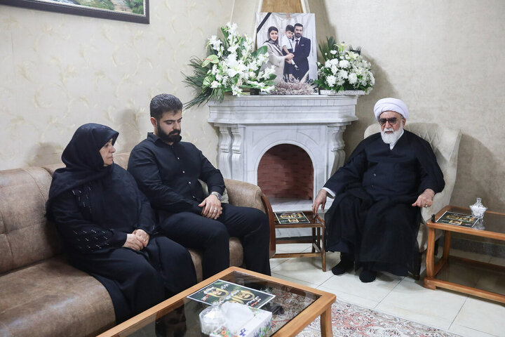 Photos: Custodian of Astan Quds Razavi meets with families of martyrs of Zionist regime's attacks