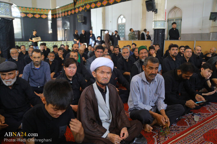 Photos: Mommemoration ceremony for Iranian martyrs held by Afghan immigrants living in Qom
