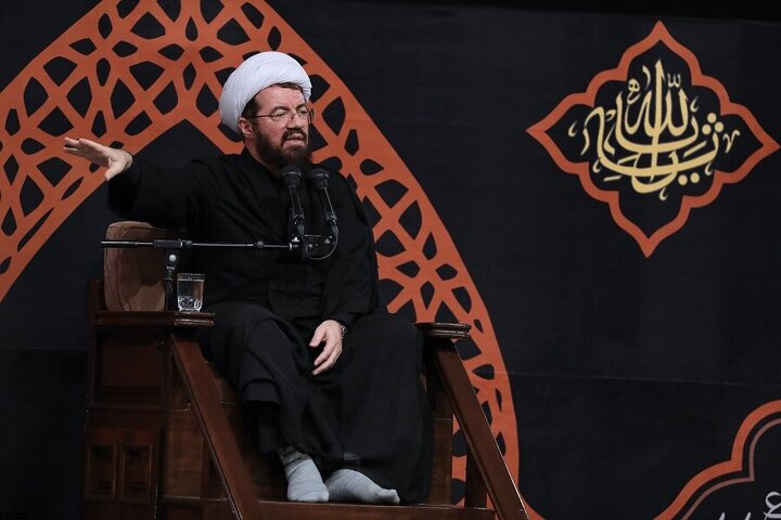 Photos: Mourning ceremony on eve of Ashura held in presence of Imam Khamenei