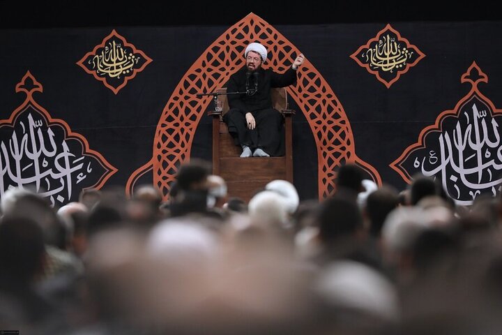 Photos: Mourning ceremony on eve of Ashura held in presence of Imam Khamenei