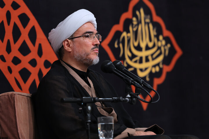 Photos: Last night of Muharram mourning ceremony at Imam Khomeini Husseiniyeh