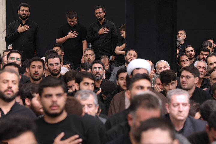 Photos: Last night of Muharram mourning ceremony at Imam Khomeini Husseiniyeh