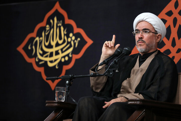 Photos: Last night of Muharram mourning ceremony at Imam Khomeini Husseiniyeh