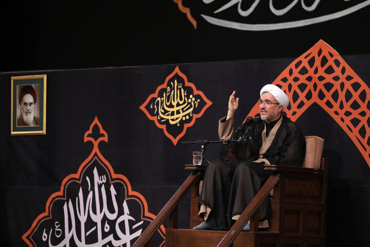 Photos: Last night of Muharram mourning ceremony at Imam Khomeini Husseiniyeh