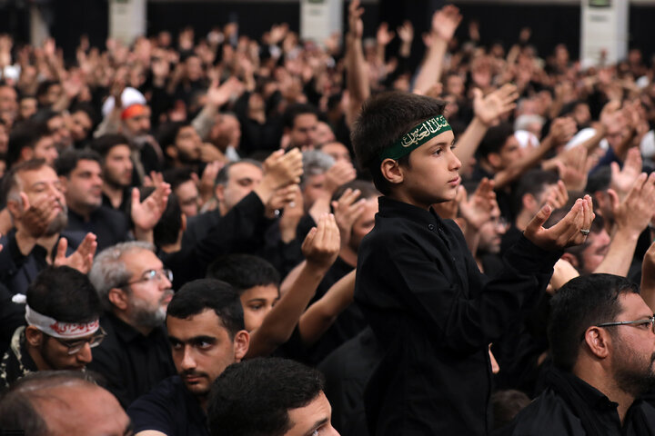 Photos: Last night of Muharram mourning ceremony at Imam Khomeini Husseiniyeh