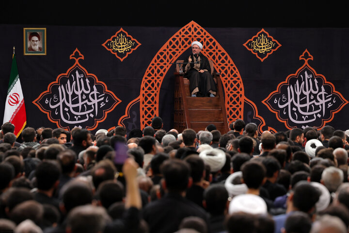 Photos: Last night of Muharram mourning ceremony at Imam Khomeini Husseiniyeh