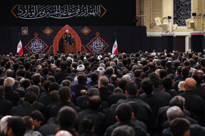 Photos: Last night of Muharram mourning ceremony at Imam Khomeini Husseiniyeh
