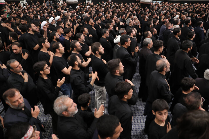Photos: Last night of Muharram mourning ceremony at Imam Khomeini Husseiniyeh