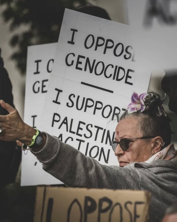 Photos: London police brutally crack down on Palestinian supporters