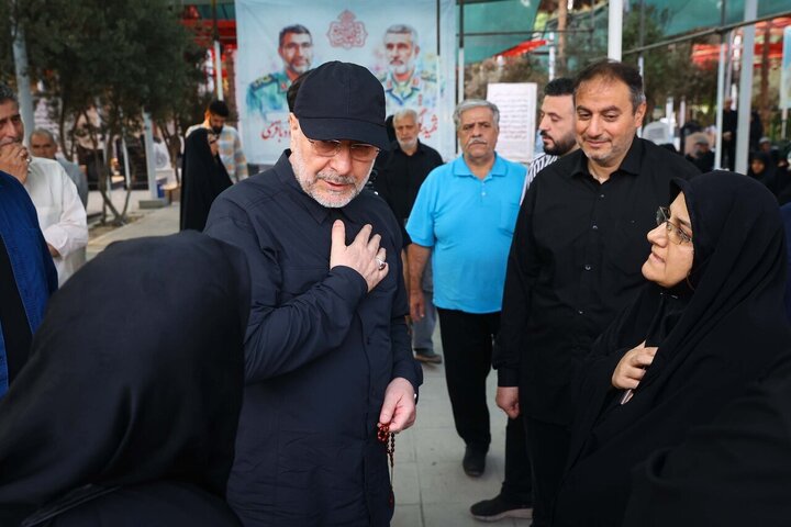Photos: Iran's Parliament speaker visits graves of martyrs of Zionist regime's invasion