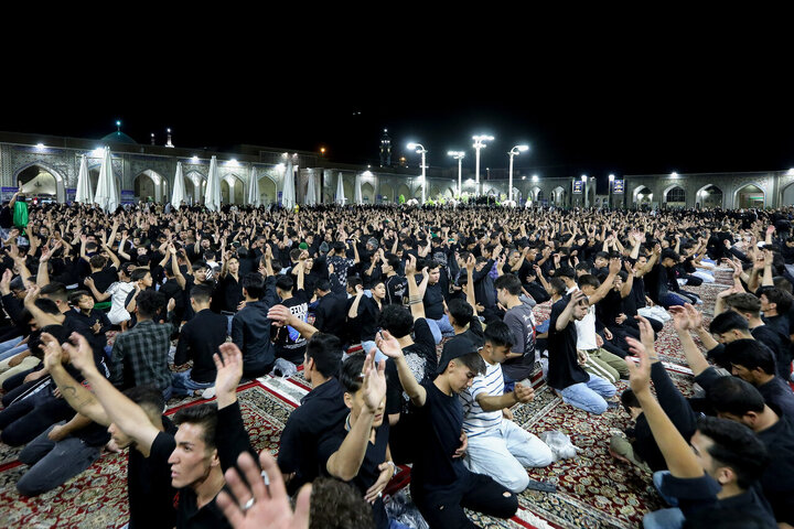 Photos: Afghan migrant mourning groups gather at Imam Reza Shrine