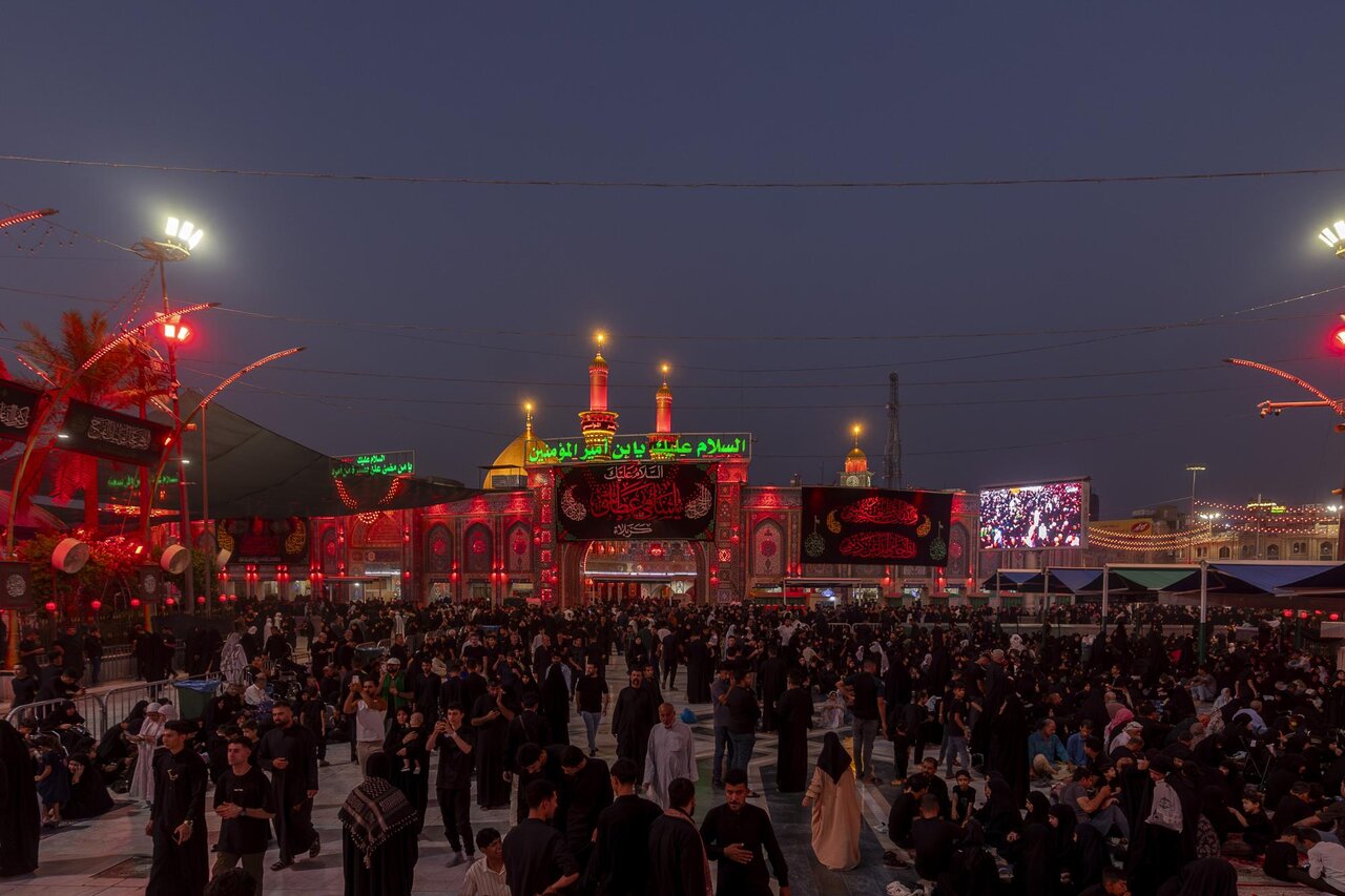 Believers commemorate Thursday night at shrine of Aba al-Fadl al-Abbas in Karbala (+Photos)