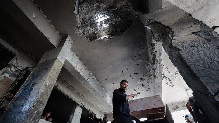 Photos: Israeli warplanes attack school in Jabalia refugee camp