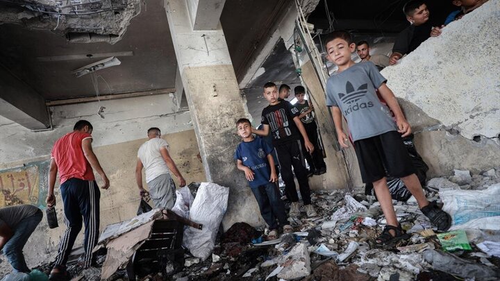 Photos: Israeli warplanes attack school in Jabalia refugee camp