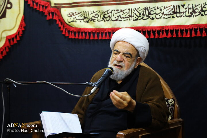 مراسم عزاداری دهه اول ماه صفر در بیت مرحوم آیت‌الله شاه آبادی