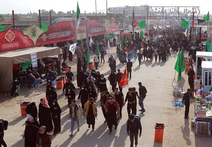 خادمان شفتی در دل گرمای ۶۰ درجه کربلا، همچنان خدمتگزار زائران حسینی‌اند