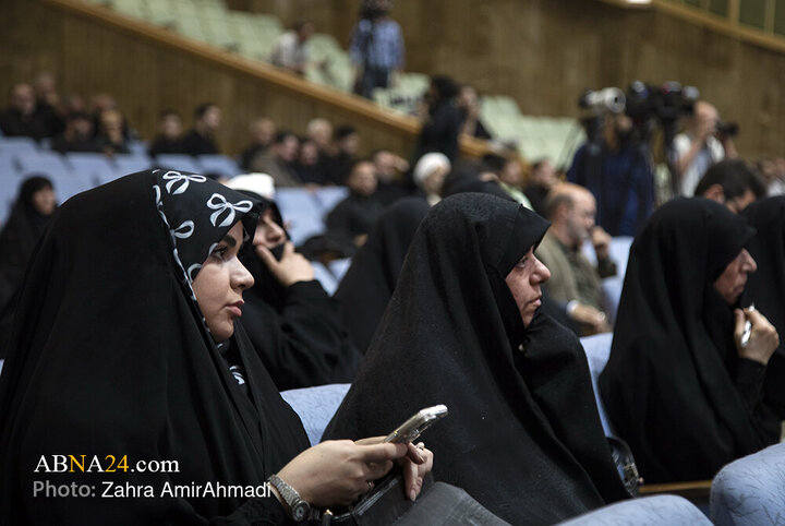آیین رونمایی از آثار فرهنگی و هنری اربعین