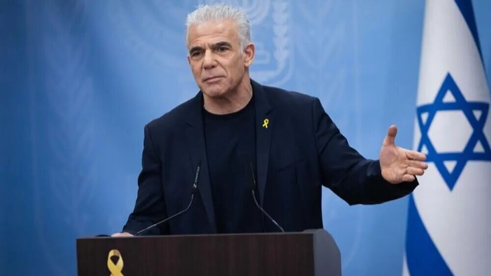 Lapid: Italy's Suspension of Security Cooperation with Israel, "Humiliating Defeat" for Netanyahu