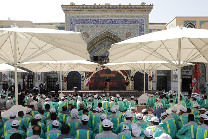 Mashhad city servants receive Imam Reza’s blessing for Arbaeen journey