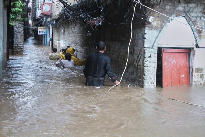بیش از ۲۰۰ کشته در سیلاب‌های ویرانگر شمال پاکستان