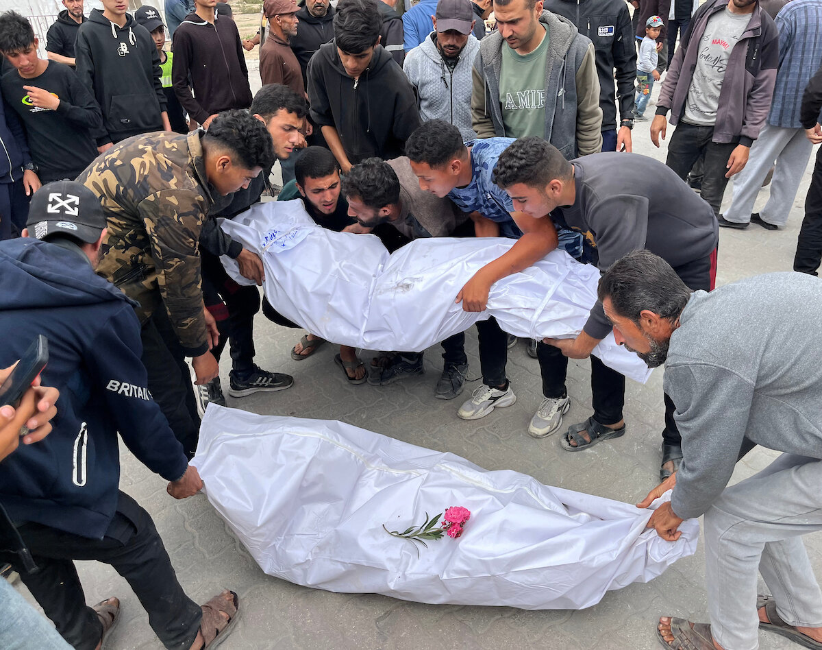 Gaza hospitals receive 51 bodies and 369 wounded after Israeli attacks; Death toll reaches 61,827