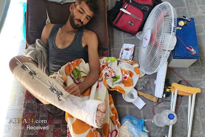 خدمت‌رسانی به مجروحان خان یونس در محوطه بیمارستان ناصر