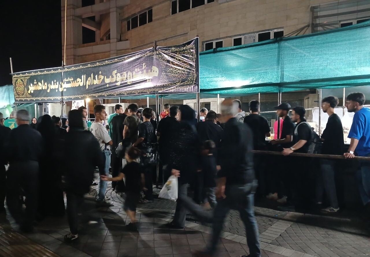 پذیرایی از ۲۵ هزار از زائران رضوی در موکب خدام الحسین(ع)