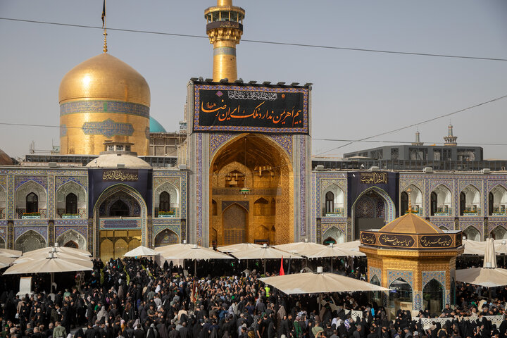 جلوه ای بی نظیر از عشق و ارادت ۴۰۰۰ خادم موکب امام رضا(ع) اصفهان به امام هشتم