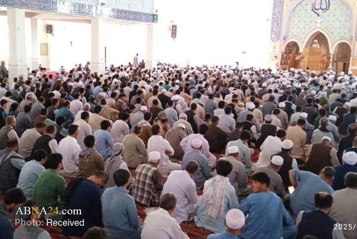 عکس خبری | اقامه نماز جمعه در غرب کابل به امامت استاد نورعلی فهیمی