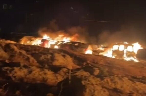 Extremist Jewish settlers from Asfar ignite Palestinian farmland in Sa’ir near al-Khalil