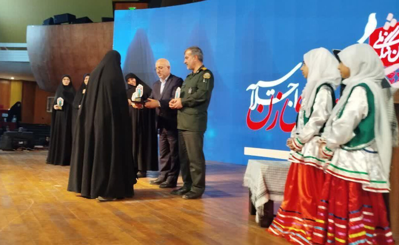 منتخبین فراخوان آثار هنری و رسانه‌ای با محوریت شهدای زن تجلیل شدند