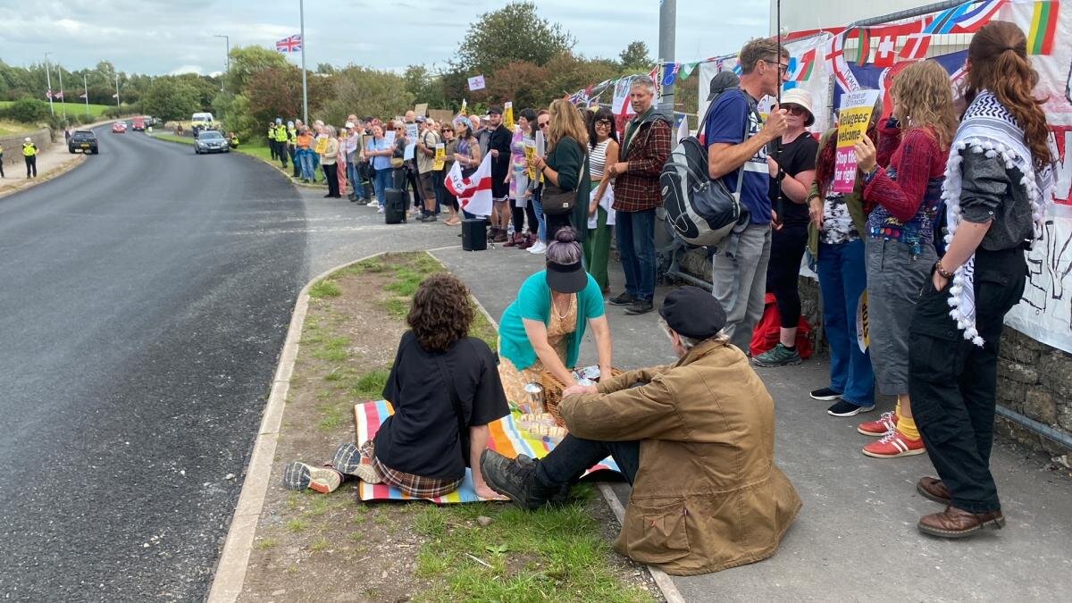 Supporters and Opponents Rally Over Islamic Center Construction in Dalton, England