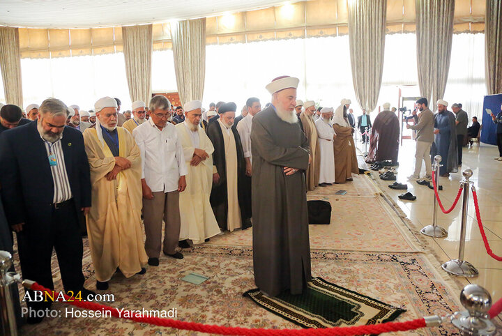 برپایی نماز جماعت وحدت در سالن اجلاس سران