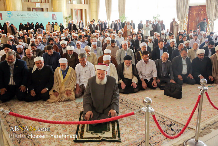 برپایی نماز جماعت وحدت در سالن اجلاس سران