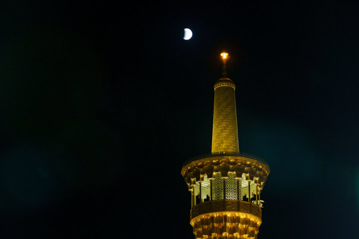 Photos: Beautiful scenes of lunar eclipse above Imam Reza holy shrine