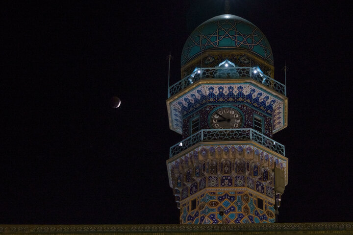 Photos: Beautiful scenes of lunar eclipse above Imam Reza holy shrine