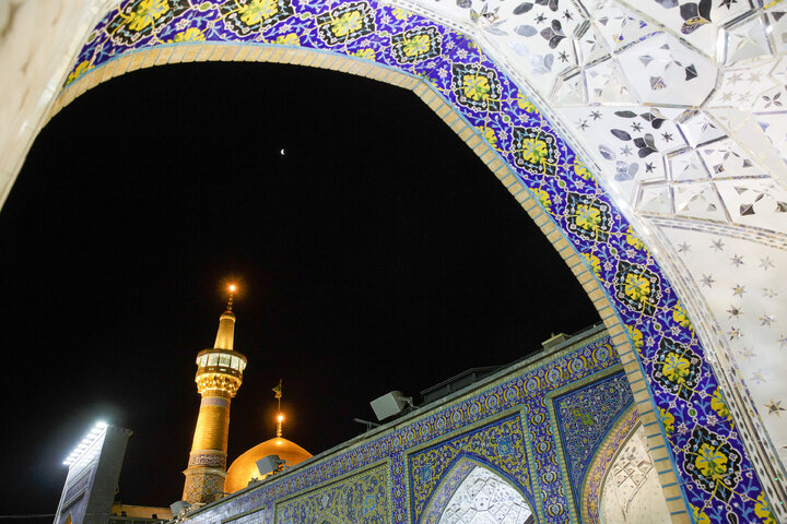 Photos: Beautiful scenes of lunar eclipse above Imam Reza holy shrine