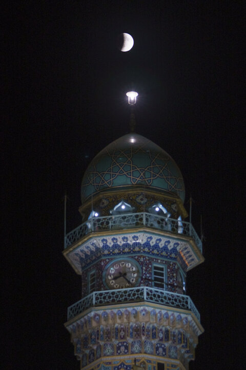 Photos: Beautiful scenes of lunar eclipse above Imam Reza holy shrine