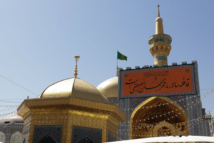 Photos: Installation of banners celebrating birth of Holy Prophet Muhammad at Razavi shrine
