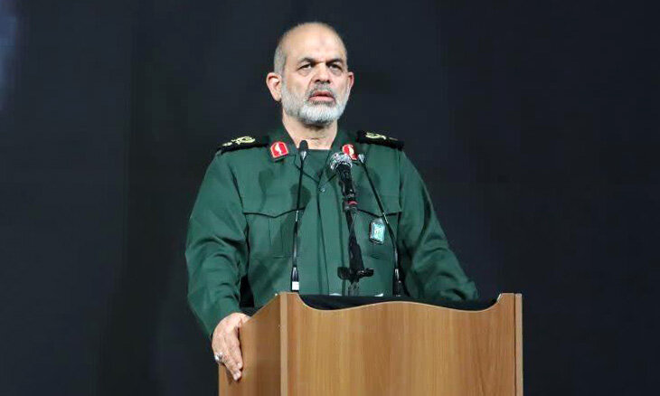 سردار وحیدی: شهدا سنگ بنای امنیت و عزت ایران اسلامی را بنا نهادند