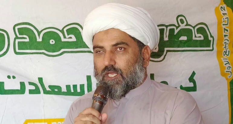 Pakistani Religious Leader Calls for Unity Among Muslims, Highlights Education and Employment Challenges