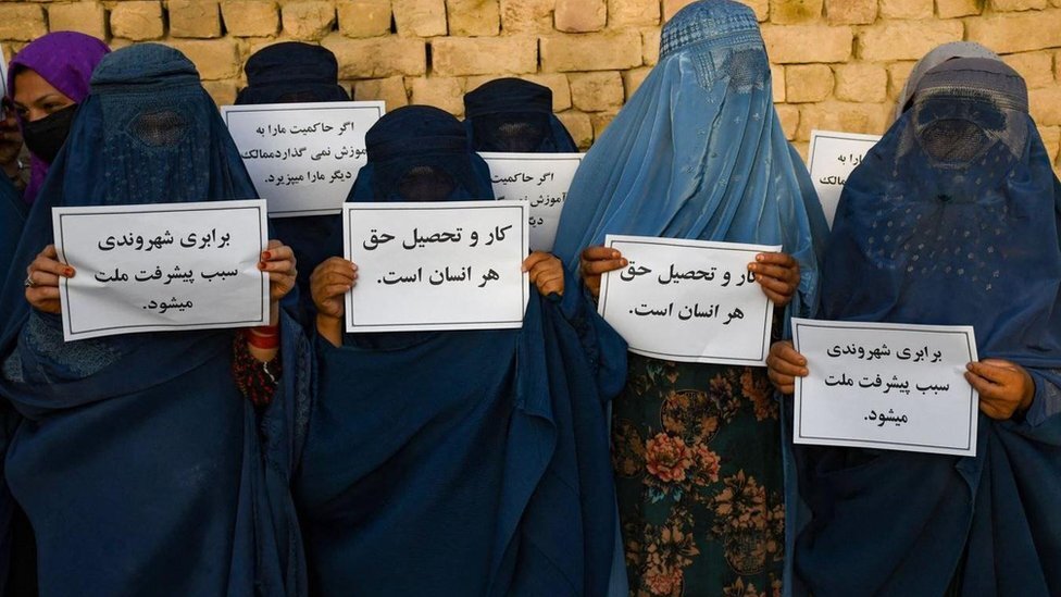 علمای شیعه افغانستان: اشتغال زنان با رعایت موازین شرعی اشکالی ندارد